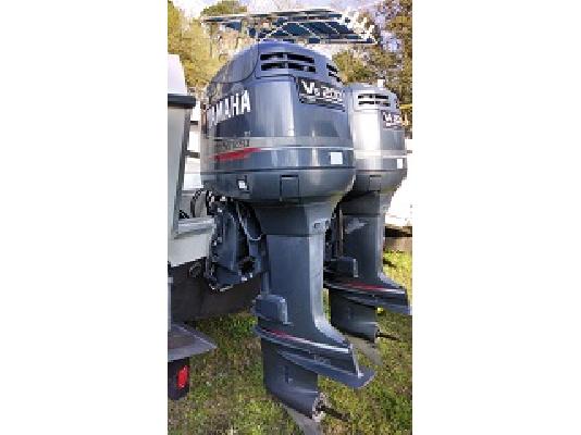 PoulaTo: Used Yamaha 200hp 4-Stroke Outboard boat Engine at 2250usd